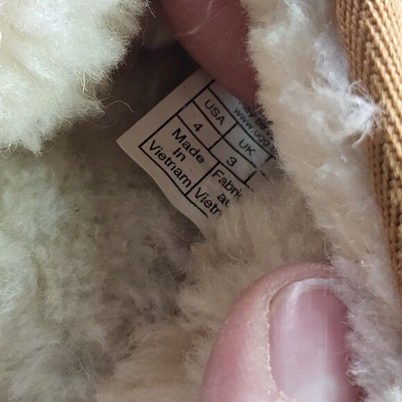 UGG Scuffette II Shearling slippers Chestnut girls size 4 - Picture 7 of 7